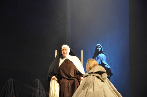 A ópera Diálogo das Carmelitas, em Manaus - AM